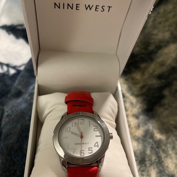 Watch - Picture 1 of 3